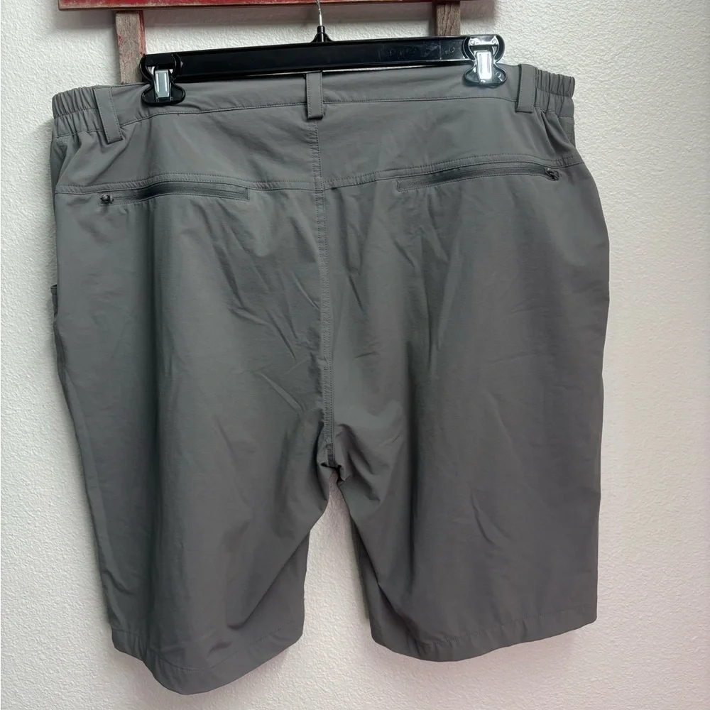 Gray Cargo Shorts with Belt Loops and‎ Flat Front